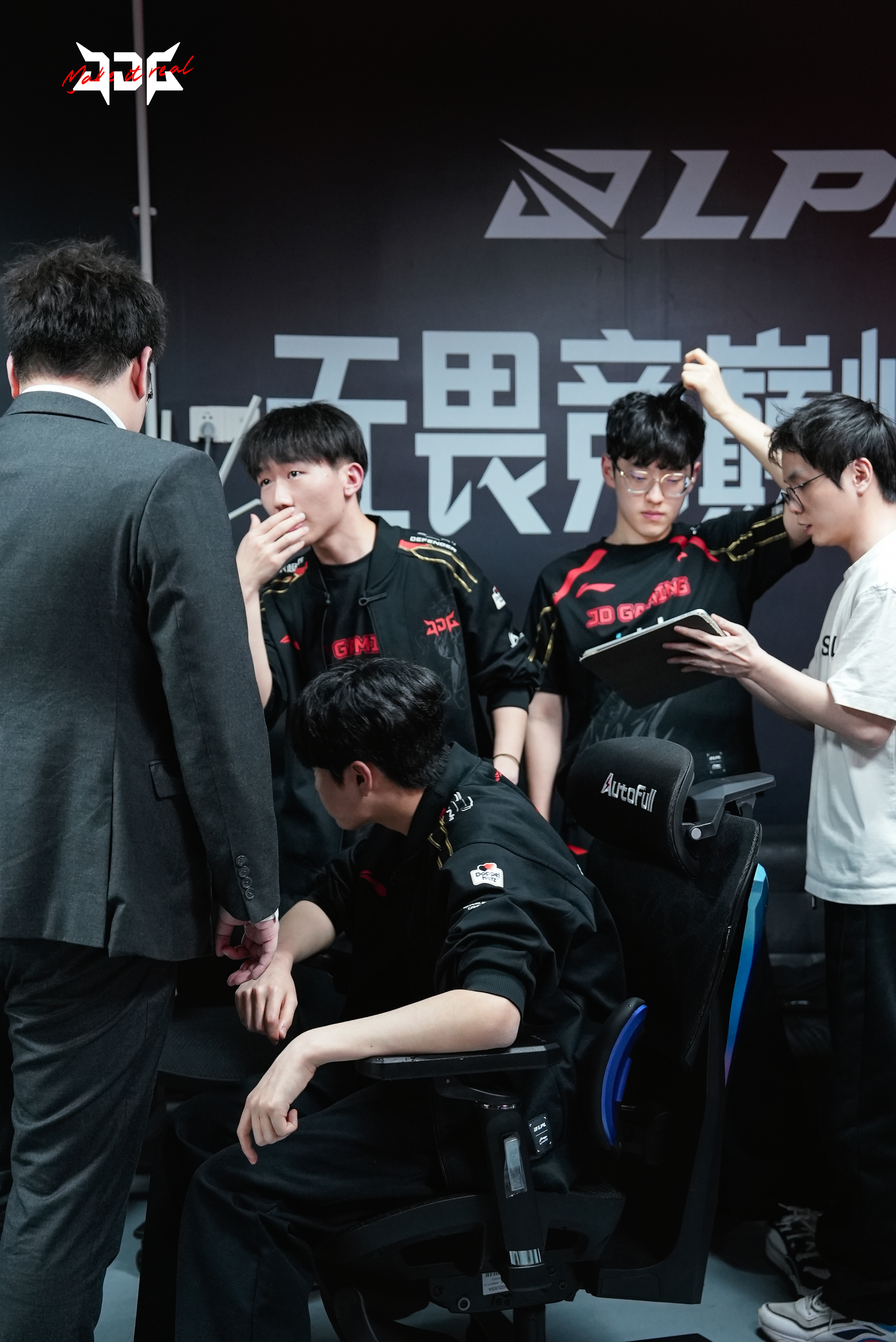 CLG险胜DFM,Knight团战一打五峡谷大战入围赛,成为赛场最大亮点的简单介绍 CLG险胜DFM,Knight团战一打五峡谷大战入围赛,成为赛场最大亮点的简单介绍