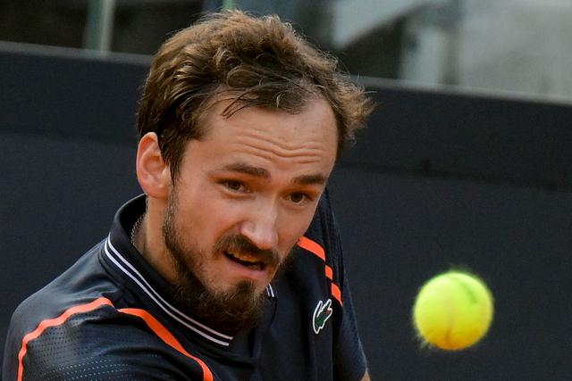 意大利网球队横扫澳大利亚网球队，梅德韦杰夫惊艳世界的简单介绍