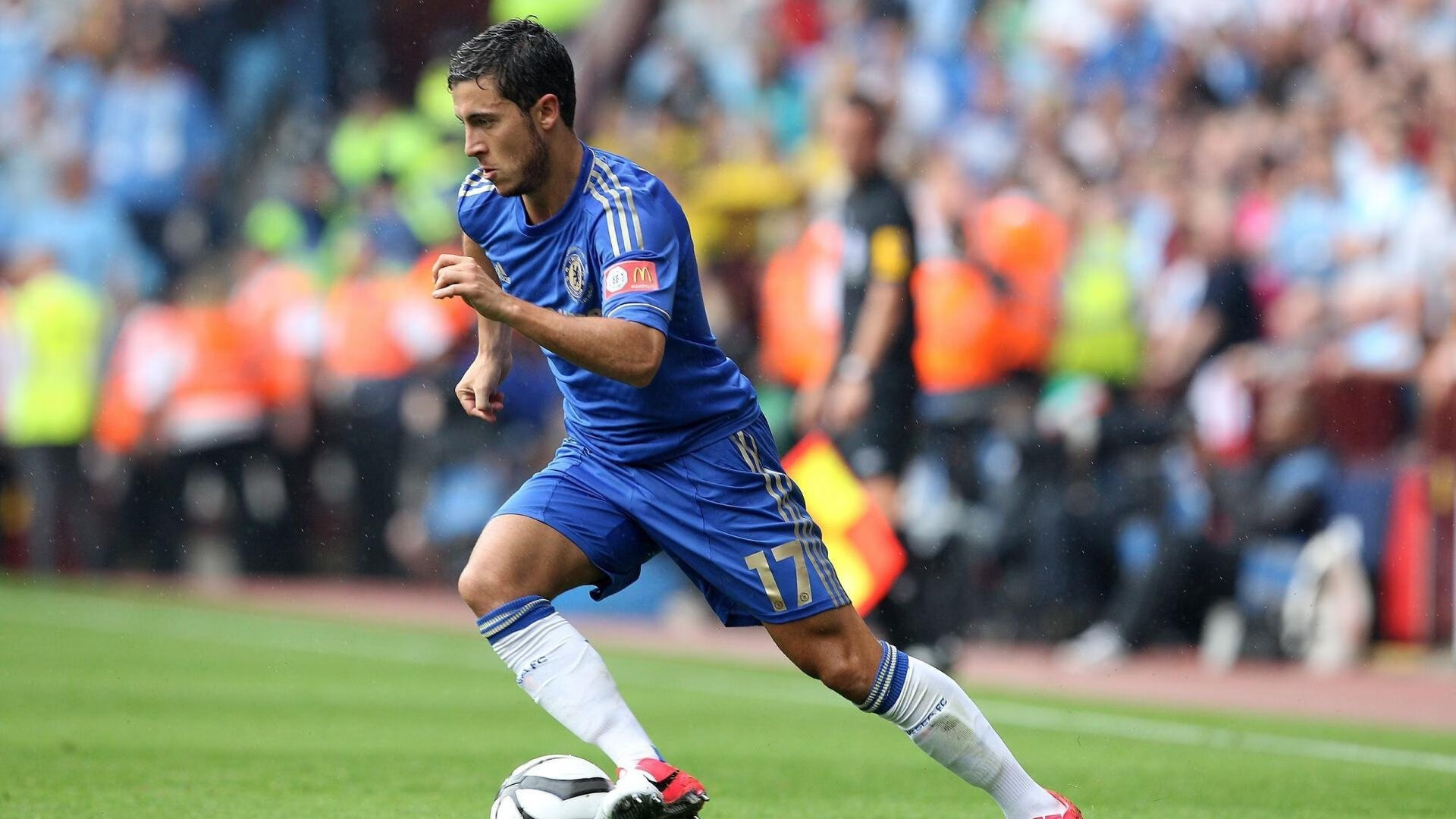 德甲争冠战焦点战与芬兰冰球奇迹，当绿茵场遇上冰球场